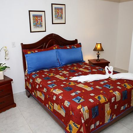 Hotel Los Jardines Сантьяго-де-лос-Трейнта-Кабальєрос Екстер'єр фото