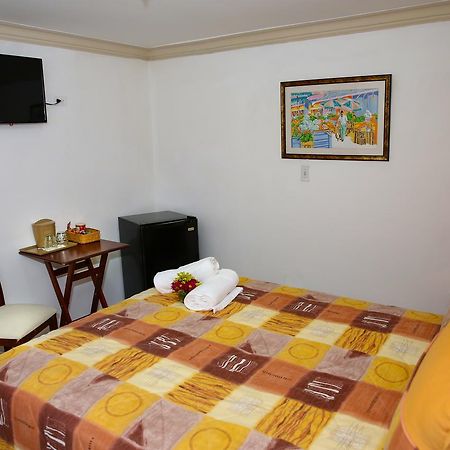 Hotel Los Jardines Сантьяго-де-лос-Трейнта-Кабальєрос Екстер'єр фото