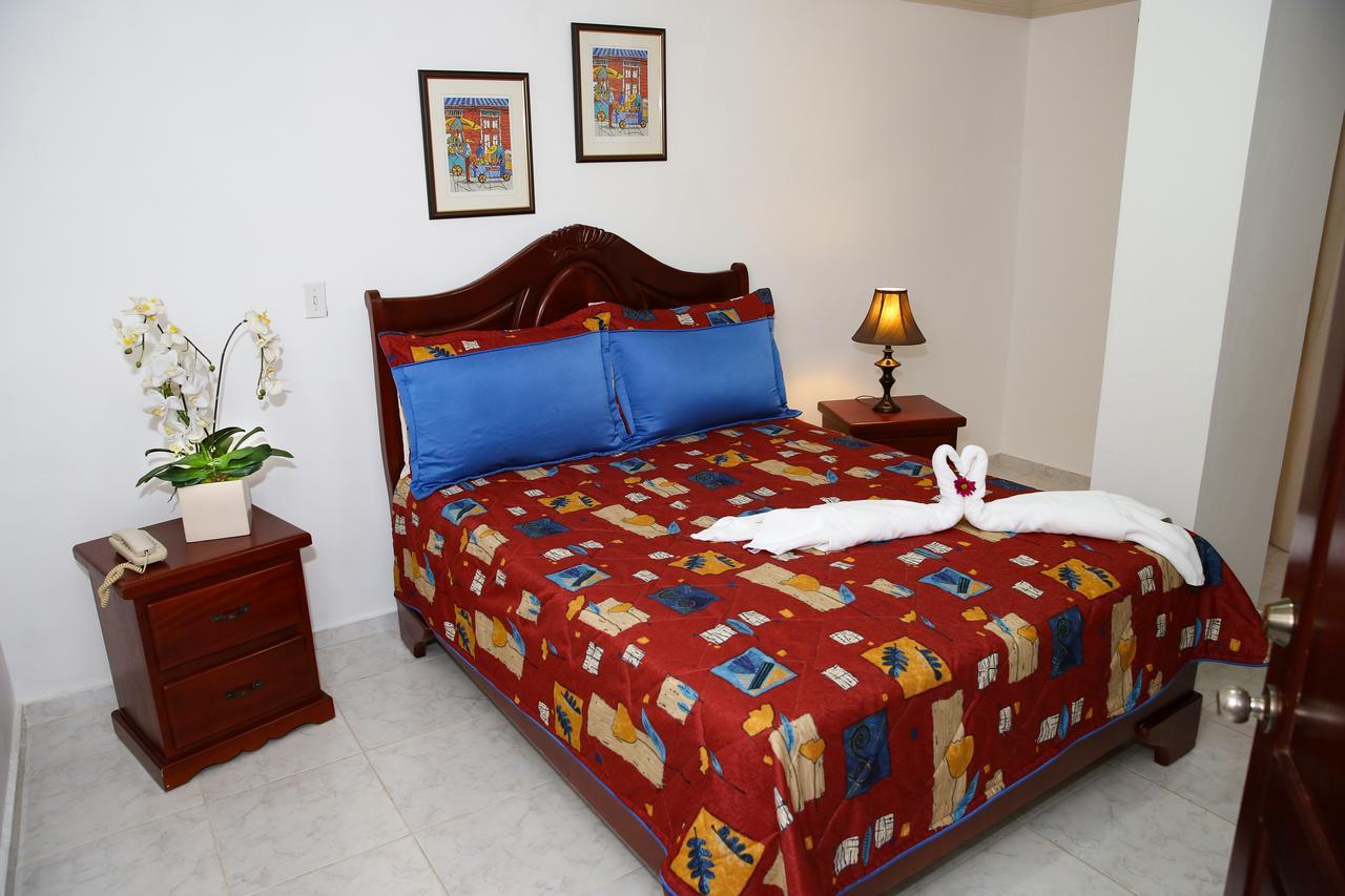 Hotel Los Jardines Сантьяго-де-лос-Трейнта-Кабальєрос Екстер'єр фото