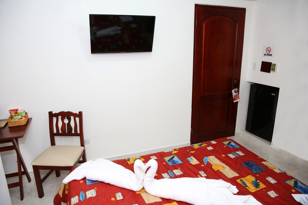 Hotel Los Jardines Сантьяго-де-лос-Трейнта-Кабальєрос Екстер'єр фото