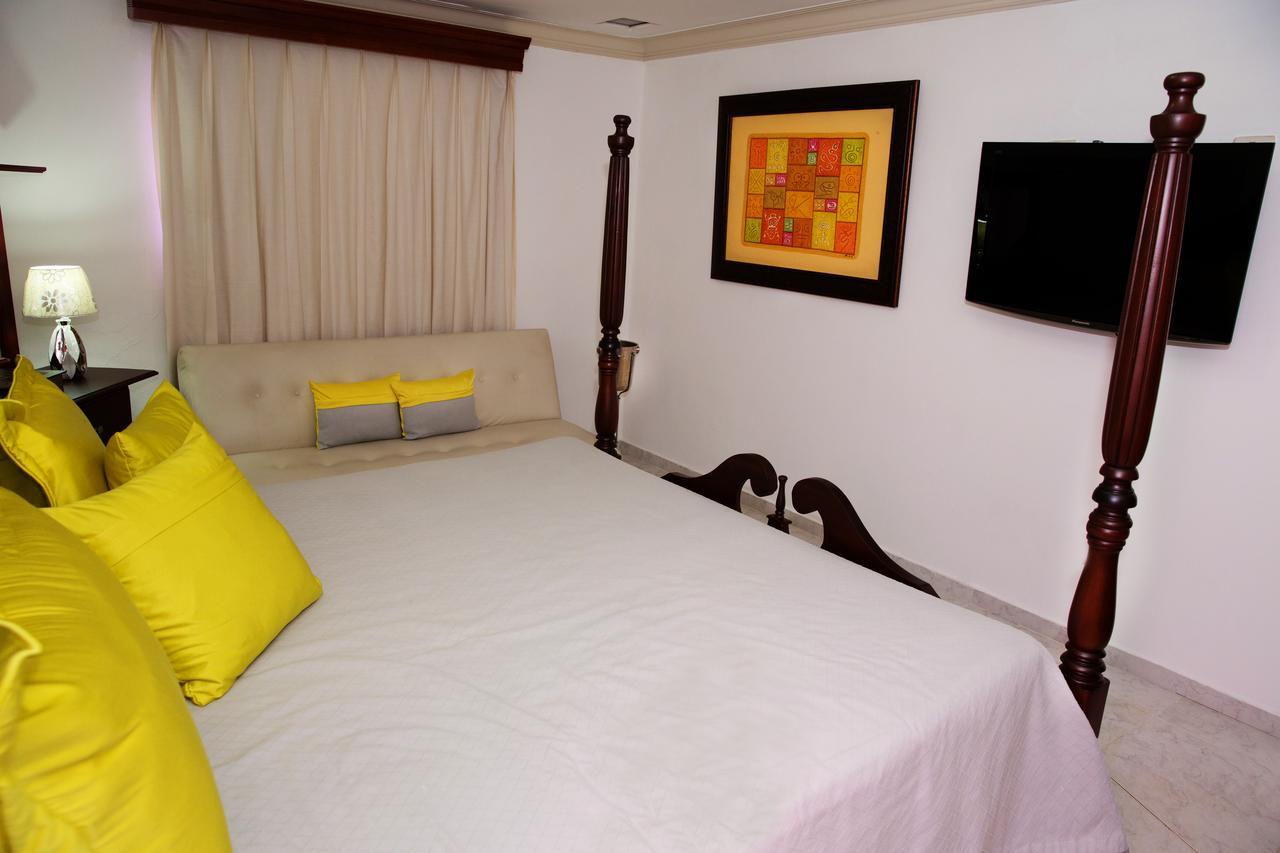 Hotel Los Jardines Сантьяго-де-лос-Трейнта-Кабальєрос Екстер'єр фото